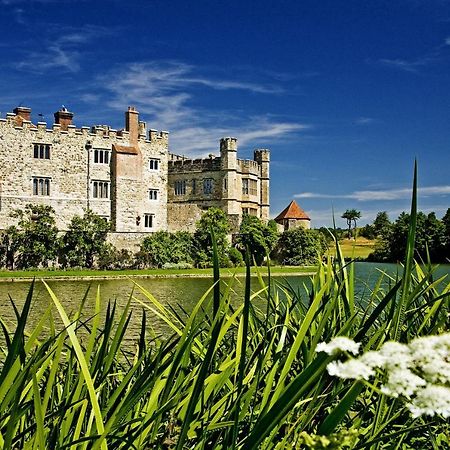 メードストン Leeds Castle Maiden'S Tower Bed & Breakfast エクステリア 写真