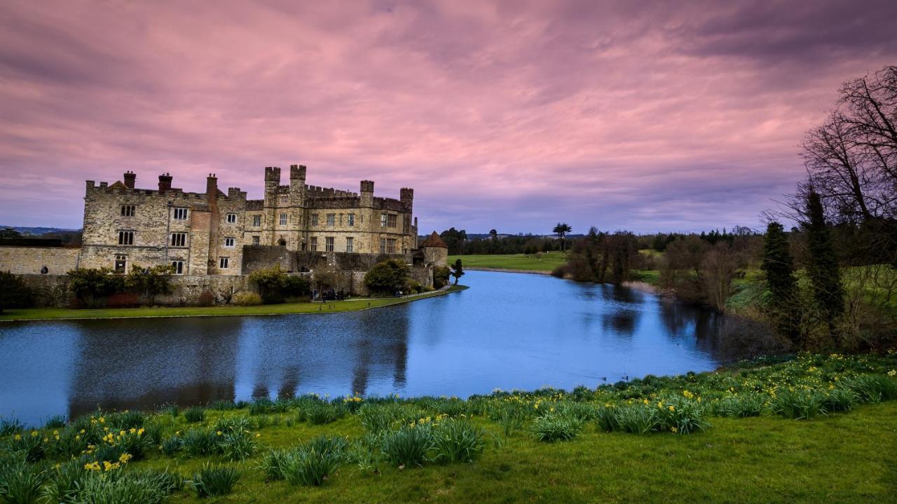メードストン Leeds Castle Maiden'S Tower Bed & Breakfast エクステリア 写真