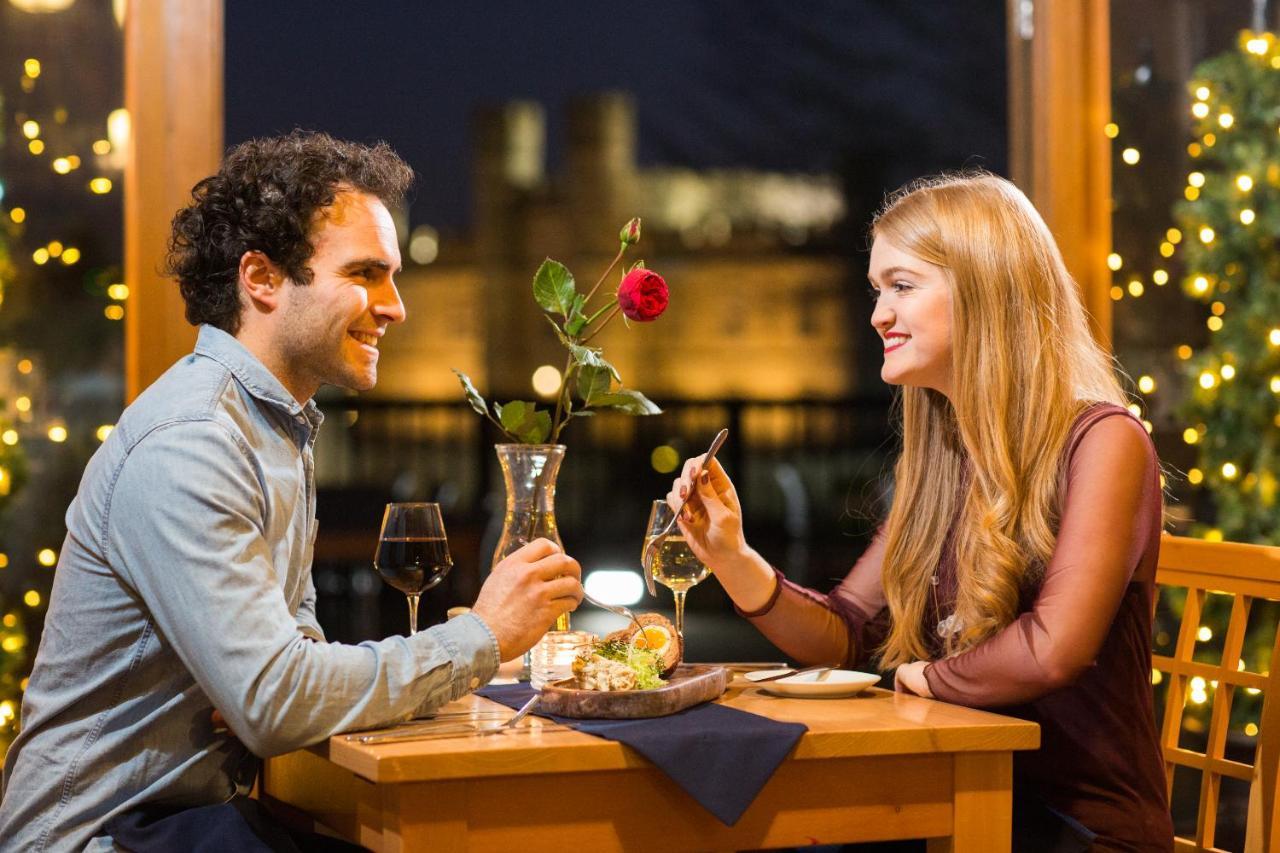 メードストン Leeds Castle Maiden'S Tower Bed & Breakfast エクステリア 写真